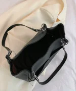 Minimalist Shoulder Tote Bag with Chain Strap – Large Capacity - Image 6