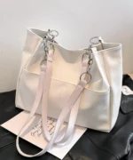 Minimalist Shoulder Tote Bag with Chain Strap – Large Capacity - Image 2