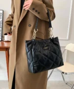 Quilted Black PU Leather Tote Bag with Chain – Elegant Office Shoulder Bag - Image 4