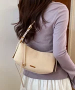 Vintage PU Leather Crescent Baguette Shoulder Bag - Image 7